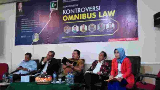 Omnibus Law Tidak Aspiratif Dan Pecahkan Persoalan Bangsa