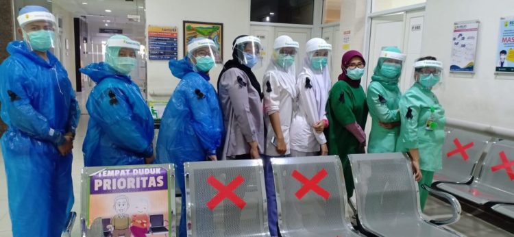 Belasungkawa Penolakan Teman Sejawat, PPNI Kota Tangerang Kompak Kenakan Pita Hitam