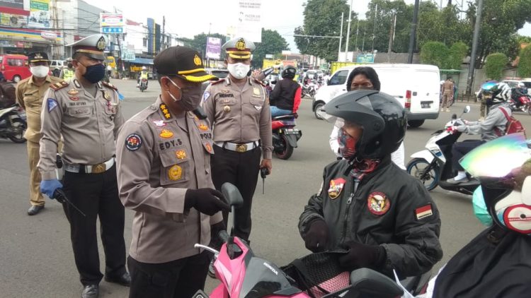 Wakapolda Banten Tinjau Pelaksanaan PSBB dan Posko Check Point Citra Raya Cikupa