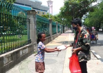 KEREN..!!! GP ANSOR JAKARTA UTARA BAGIKAN MAKAN SIANG GRATIS BAGI WARGA YANG TERKENA DAMPAK VIRUS CORONA