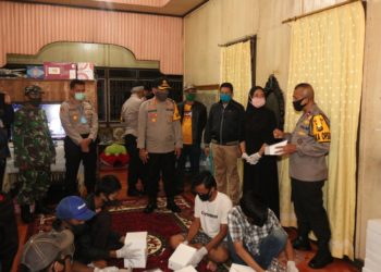 Wakapolda Sumatera Selatan Dan Jajaran Tinjau Aktivitas Memasak Kesiapan Makan Sahur