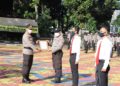 Kapolres Purwakarta AKBP Indra Setiawan Berikan Penghargaan Kepada 4 Anggota Berprestasi