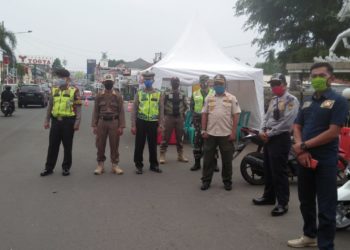 Pemantauan Kembali Dilakukan Oleh Kepala Kelurahaan Nagri Tengah Engkun Kuntadi Purwakarta Setelah Diberlakukannya PSBB