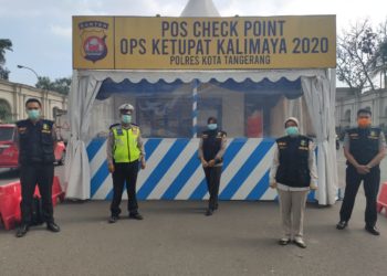 Lakukan Patroli Kesehatan, Biddokes Polda Banten Bagikan Vitamin Kepada Personel Yang Jaga