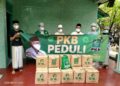 Masyarakat Yang Terdampak Covid-19 Dan Para Guru Ngaji Serta Santri Mendapatkan Bantuan Sembako Dari PKB Kota Tangerang