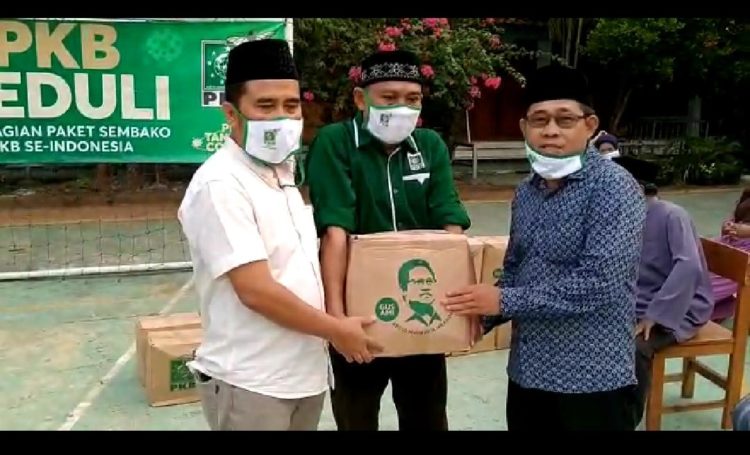 1000 Paket Sembako Disalurkan PKB Untuk Guru Ngaji Sekecamatan Priuk