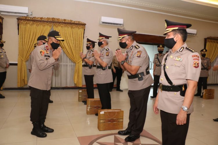 Kapolda Sumsel Didampingi Wakapolda Pimpin Langsung Sertijab Pejabat Utama Polda Sum-sel Dan Para Kasatwil Dan jajaran