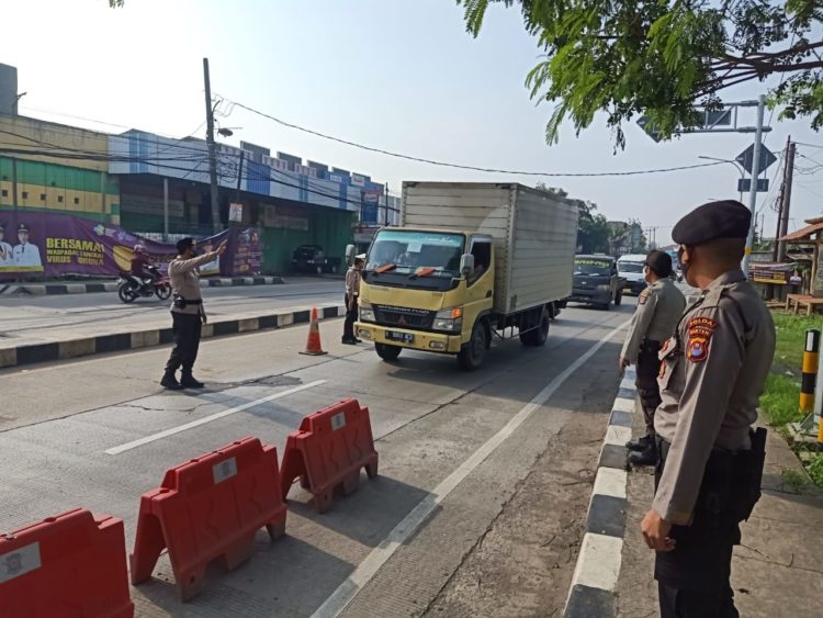 Jajaran Ditsamapta Polda Banten  Perketat Penyekatan Di Pos-Pos Check Point