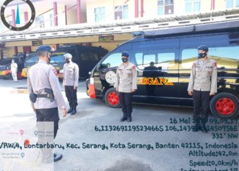 Guna Lakukan Upaya Preventif, Den Gegana Brimob Banten Secara Rutin Terus Lakukan Penyemprotan Disinfektan