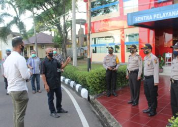 Wakapolda Sumsel Beserta Jajarannya Melakukan Pengecekan Mapolda Sumsel Dan Membagikan Nasi Kotak