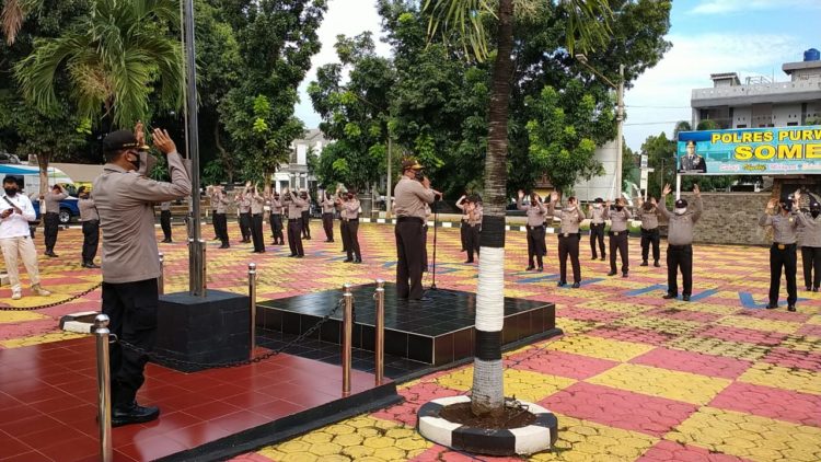 Personel Polres Purwakarta Tetap Menjaga Stamina Di Saat Pendemi Covid 19