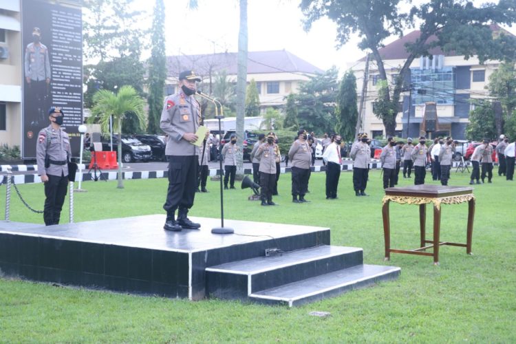 Apel Pagi Polda Sum-Sel , Sekaligus Pemberian Penghargaan Kepada Anggota Yang Ber Prestasi Di Mapolda 