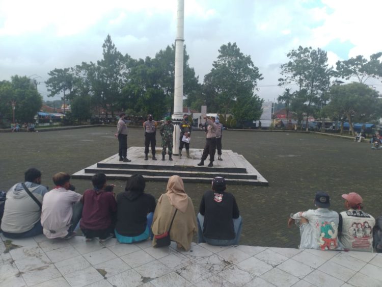 KEPOLISIAN PURWAKARTA BERSAMA KEPOLISIAN SEKTOR WANAYASA BUBARKAN CLUB MOTOR SE-PURWAKARTA RAYA DALAM MENCEGAH PEYEBARAAN VIRUS COVID-19