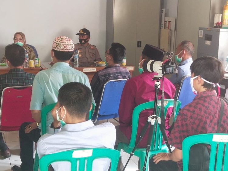 Ditengah Wabah Covid-19, Polsek Waringinkurung Laksanakan Pengamanan Kunker Menteri Desa, Pembangunan Daerah Tertinggal dan Transmigrasi RI