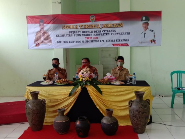 Sertijab Pj Lama Asep Dadi Kepada Pj Baru Hendra Hermawan Di Desa Citalang Purwakarta Berlangsung Dengan Lancar