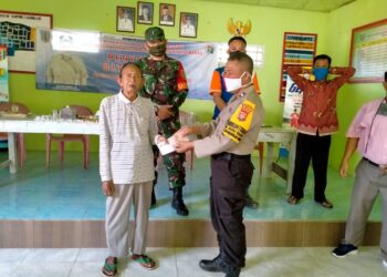 PJ Kakam Tanjung Sari Kembali Salurkan BLT-DD Tahap Kedua