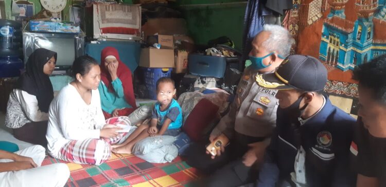 Kondisi Sangat Memperhatinkan Aditya Alfareza Mendapat Kunjungan Dari Kapolres Purwakarta Dan Kapolsek Sukatani