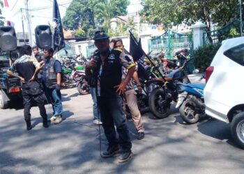 ORASI DEMO LSM GMBI KE DPRD MENOLAK KERAS RUU HIP