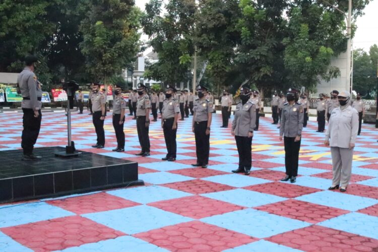 Momentum Hari Bhayangkara ke-74, Puluhan Anggota Polres Purwakarta Mendapat Kenaikan Pangkat