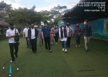 MENGIKUTI NEW NORMAL BUPATI PURWAKARTA TINJAU OBJEK WISATA CIKAOPARK PENERAPAN PROTOKOL KESEHATAN COVID-19