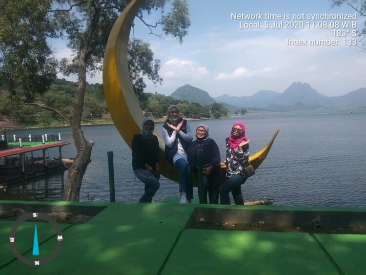 ANNE RATNA MUSTIKA,BUPATI PURWAKARTA TINJAU OBJEK WISATA JATILUHUR WARTER WORD ERA NEW NORMAL