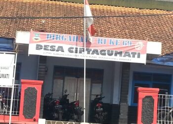 Penyaluran BLT Dana Desa Di Kampung Cadas Desa Ciptagumati Kecamatan Cikalong Wetan Tahap 3 Berjalan Baik