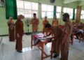 Sertijab Kepsek SMKN 2 Purwakarta Drs.Muhadi.Sp kepada Plt Kepsek Dudi Setiadi.Spd Di Suguhi Pantun dan Sajak