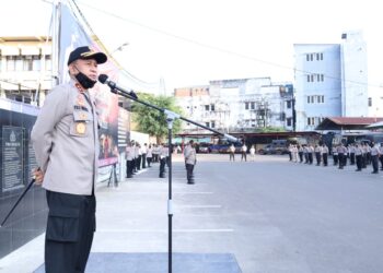 Kapolda Sumsel Pimpin Apel Sekaligus Berikan Penghargaan Dan Hadian Kepeda Anggota Yang Berprestasi Dan Berulang Tahun Dibulan Agustus