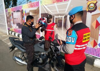 Tegakkan Disiplin Protokol Kesehatan, Propam Polda Sumsel Melaksanakan Razia Penggunaan Masker