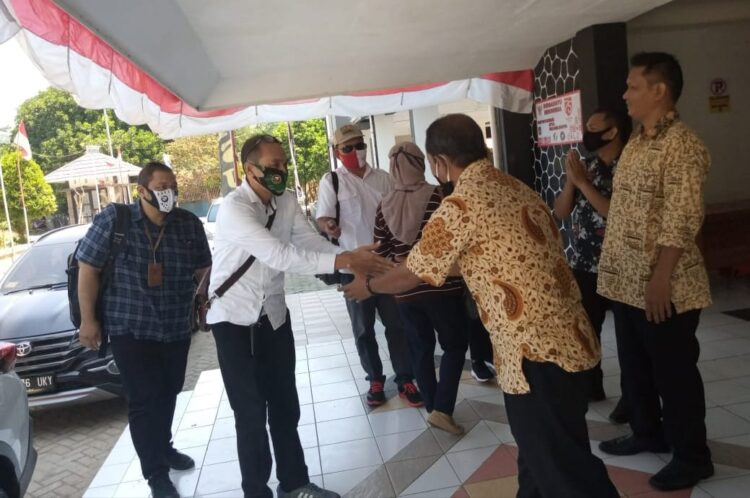 Mensesneg Dan Perwakilan PUPR Tinjau Rusunawa Yang Bertempat Di Desa Cisereuh Poponcol