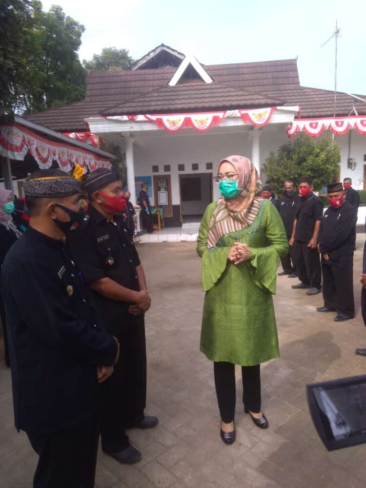 Bupati Purwakarta Serahkan Tali Welas Asih Sekaligus Resmikan Tk,Sd,SLTP Satap