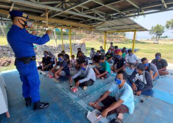 Polres Purwakarta Gelar Patroli Dialogis Disekitar Waduk Jatiluhur Dalam Menghindari Peyebaraan Virus Covid 19