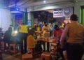 Anggota Blue Patroli, Polsek Pontianak Timur Minta Warga Di Cafe Gunakan Masker Di Tempat Umum