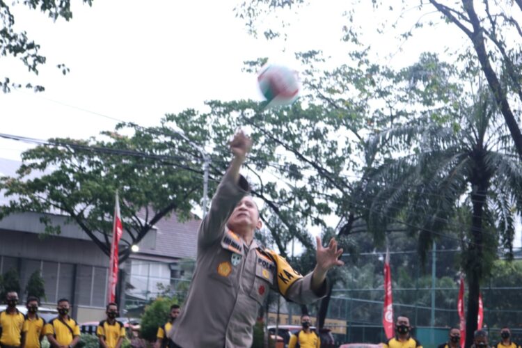 Kapolda Sumsel Ikut Meriahkan Peringati Hari Olahraga Nasional ke-37