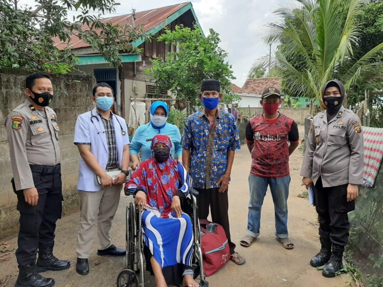 Kapolda Sumsel Membantu Warga Kurang Mampu Korban Kecelakaan Lalulintas Tahun 2019