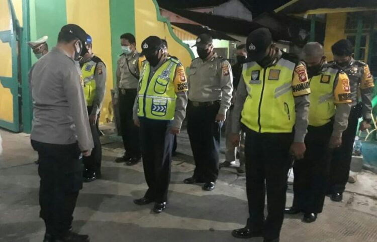 Haul Habib Hamid Di Keraton Kadriah Kapolsek Pontianak Timur Berikan Pengamanan Dan Penerapan Protokol Kesehatan