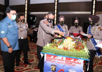 Kapolda Sumsel Menghadiri Acara Hari Lalu lintas Bhayangkara ke -65 Tahun