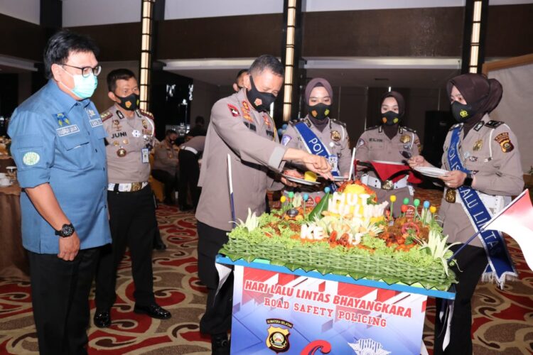 Kapolda Sumsel Menghadiri Acara Hari Lalu lintas Bhayangkara ke -65 Tahun