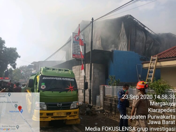 Ruko Material Di Parakan Salam Kabupaten Purwakarta Hangsus Di Lalap Sih Jago Merah