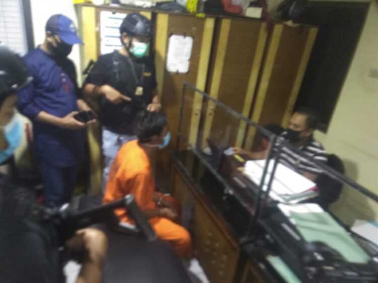 Pelaku Pembunuhan Ibu Dan Anak Di Banjar Serasan Pontianak Timur Ditangkap, Pelaku Coba Bunuh Diri