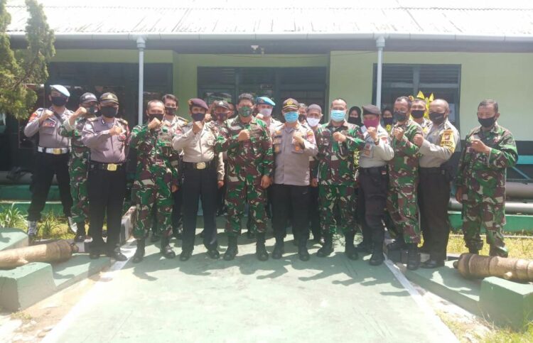 HUT TNI ke 75 Kapolsek Pontianak Timur Serbu Koramil Beri Ucapan Selamat