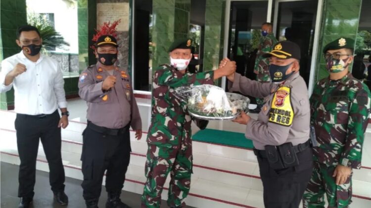 Polres Purwakarta Kunjungi Mako TNI, Meriahkan Dirgahayu HUT TNI ke -75