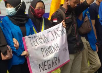 Tolak UU Cipta Kerja, Mahasiswa Kecewa DPRD Kota Tangerang Tidak Hadir Menemui Massa Aksi