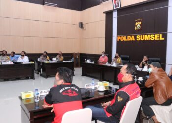 SILAHTURRAHMI KAPOLDA SUMSEL DENGAN KETUA SERIKAT PEKERJA /BURUH DAN ELEMEN BURUH PROVINSI SUMSEL