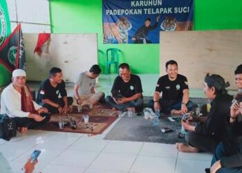 Acara Silaturahmi Para Jamaah Pengurus dan Anggota Padepokan Telapak Suci Ke Kediaman Kasepuhan