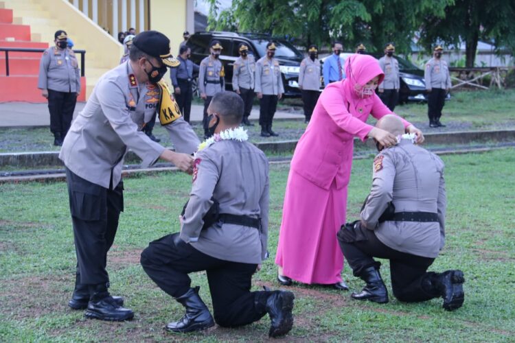 Kapolda Sumsel Didamping Wakapolda Mengikuti Upacara Penerimaan Perwira Lulusan PAG Tahun 2020