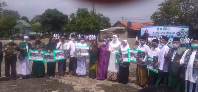 Bupati Purwakarta Anne Ratna Mustika Menggeralar Upacara Peringatan Hari Santri Nasional ( HSN ) di Kecamatan Cempaka