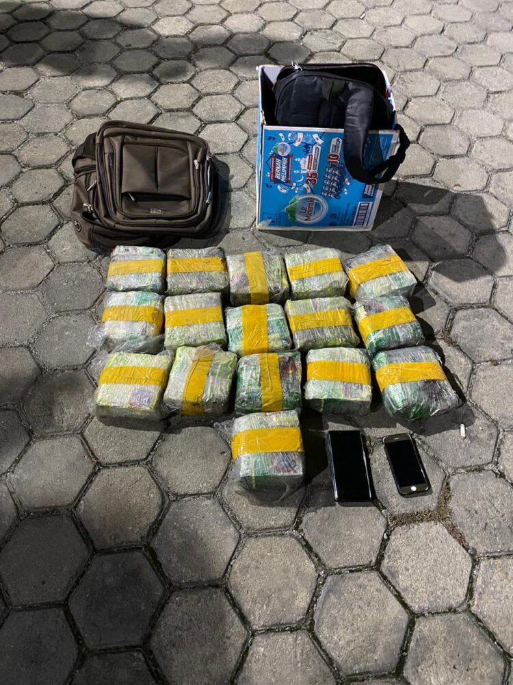 Satresnarkoba Polda Riau Bekuk Kurir Narkoba Yang Libatkan Oknum Anggota Polri