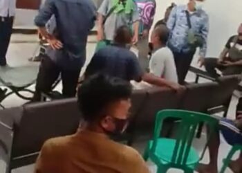 Kantor Desa Babakan Cikao Di Amuk Warga Setempat