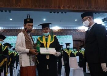 Turut Hadir Ustad Abdul Somad Batubara, Gubenur Kalimantan Barat Mewisuda 52 Orang Hafidz dan Hafidzah 30 Juz Alquran Tahap II Se-Kalimantan Barat Tahun 2020